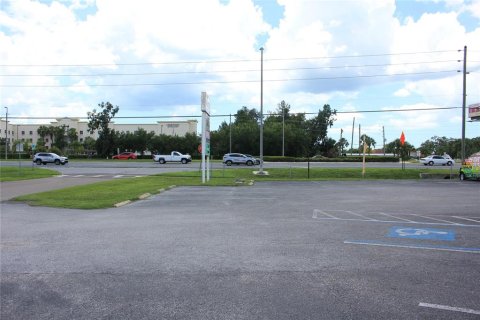 Propiedad comercial en alquiler en Port Richey, Florida № 1800114 - foto 8
