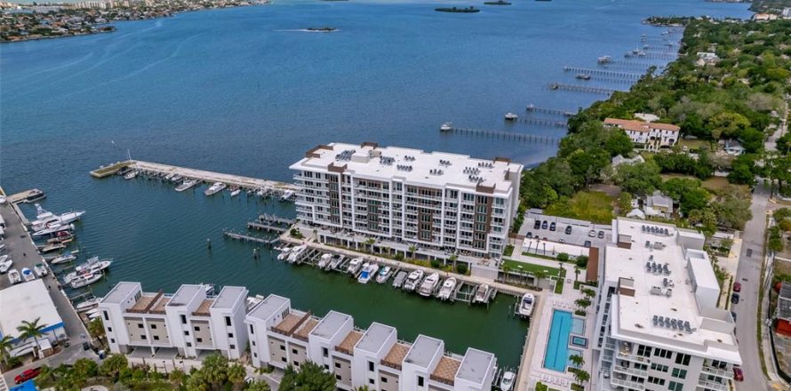 Condominio en Clearwater, Florida, 2 dormitorios № 1826297