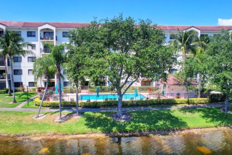 Condo in Delray Beach, Florida, 2 bedrooms  № 1136565 - photo 1
