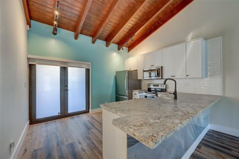 Condo in Hollywood, Florida, 2 bedrooms № 2086299 - photo 19