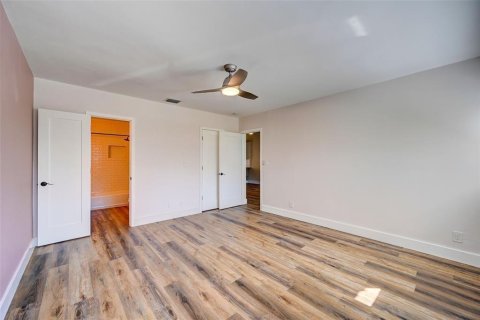 Condo in Hollywood, Florida, 2 bedrooms № 2086299 - photo 24