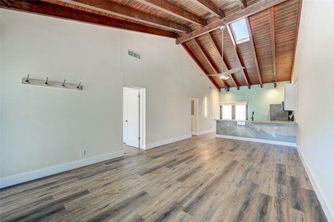 Condo in Hollywood, Florida, 2 bedrooms № 2086299 - photo 15