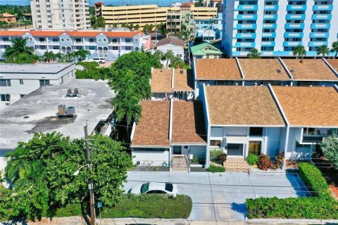Condo in Hollywood, Florida, 2 bedrooms № 2086299 - photo 5