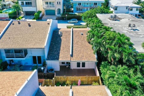 Condo in Hollywood, Florida, 2 bedrooms № 2086299 - photo 4