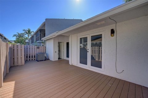 Condo in Hollywood, Florida, 2 bedrooms № 2086299 - photo 29