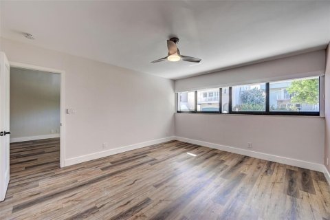 Condo in Hollywood, Florida, 2 bedrooms № 2086299 - photo 23
