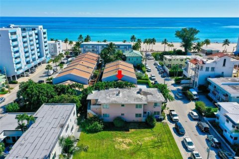Condo in Hollywood, Florida, 2 bedrooms № 2086299 - photo 7