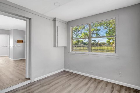 House in Fort Lauderdale, Florida 3 bedrooms, 84.73 sq.m. № 1476928 - photo 16