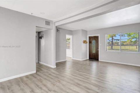 House in Fort Lauderdale, Florida 3 bedrooms, 84.73 sq.m. № 1476928 - photo 7