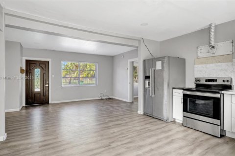 House in Fort Lauderdale, Florida 3 bedrooms, 84.73 sq.m. № 1476928 - photo 1