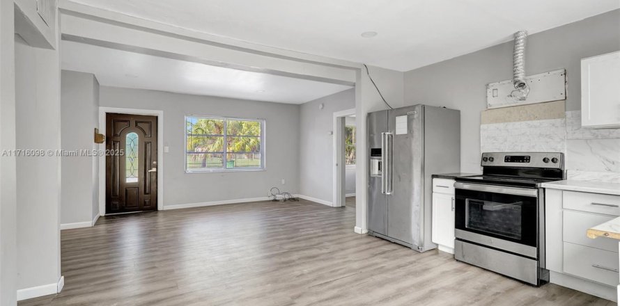 House in Fort Lauderdale, Florida 3 bedrooms, 84.73 sq.m. № 1476928