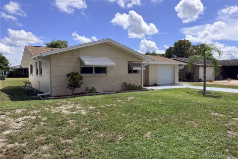 Villa ou maison à vendre à Port Richey, Floride: 2 chambres, 95.5 m2 № 2389228 - photo 3