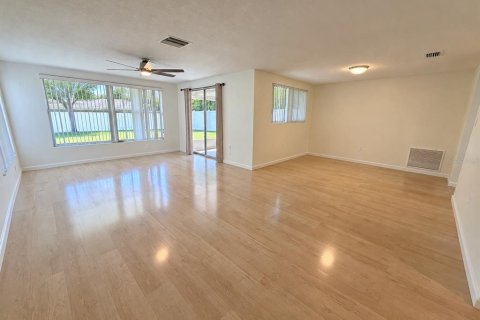 Villa ou maison à vendre à Port Richey, Floride: 2 chambres, 95.5 m2 № 2389228 - photo 16