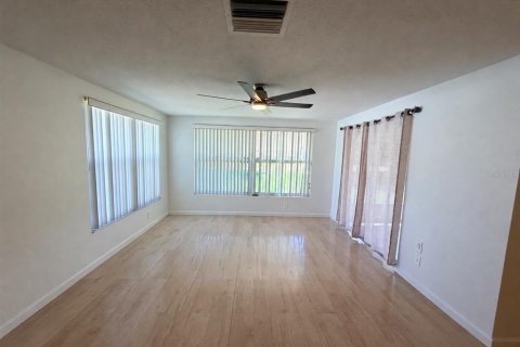Villa ou maison à vendre à Port Richey, Floride: 2 chambres, 95.5 m2 № 2389228 - photo 15