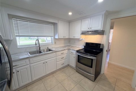 Villa ou maison à vendre à Port Richey, Floride: 2 chambres, 95.5 m2 № 2389228 - photo 12