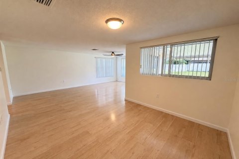 Villa ou maison à vendre à Port Richey, Floride: 2 chambres, 95.5 m2 № 2389228 - photo 17