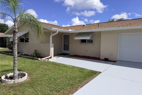 Villa ou maison à Port Richey, Floride 2 chambres, 95.5 m2 № 2389228