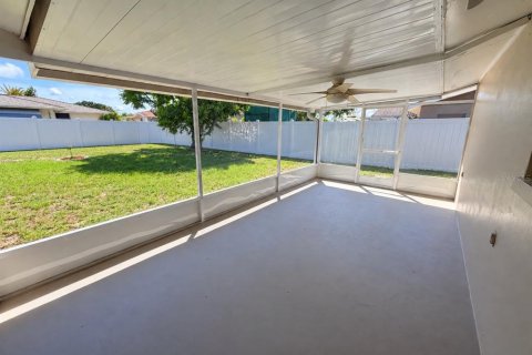 Villa ou maison à vendre à Port Richey, Floride: 2 chambres, 95.5 m2 № 2389228 - photo 25