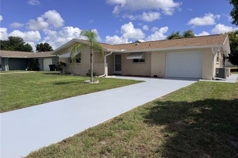 Villa ou maison à vendre à Port Richey, Floride: 2 chambres, 95.5 m2 № 2389228 - photo 2
