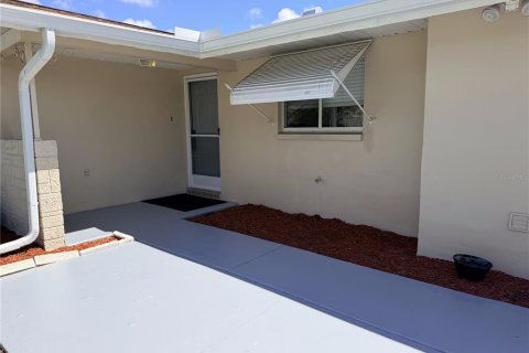 Villa ou maison à vendre à Port Richey, Floride: 2 chambres, 95.5 m2 № 2389228 - photo 5