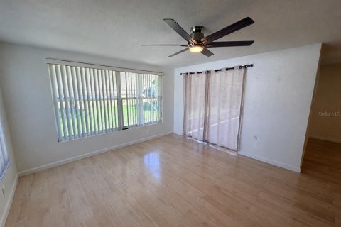Villa ou maison à vendre à Port Richey, Floride: 2 chambres, 95.5 m2 № 2389228 - photo 13