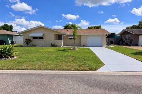Villa ou maison à vendre à Port Richey, Floride: 2 chambres, 95.5 m2 № 2389228 - photo 6