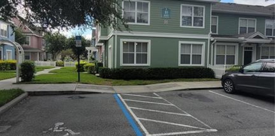 Adosado en Kissimmee, Florida 4 dormitorios, 136.57 m2 № 1911530