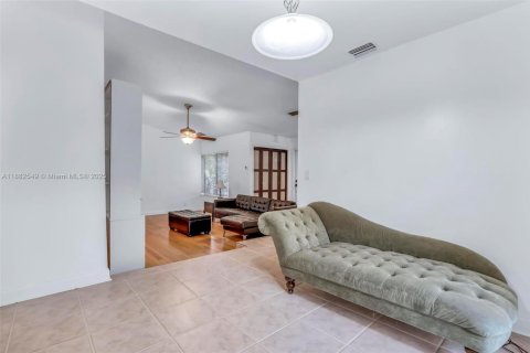 House in Plantation, Florida 3 bedrooms, 138.8 sq.m. № 1944811 - photo 17