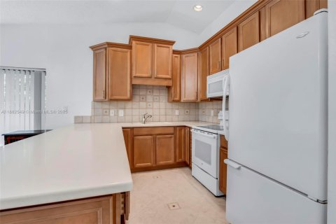 House in Plantation, Florida 3 bedrooms, 138.8 sq.m. № 1944811 - photo 11