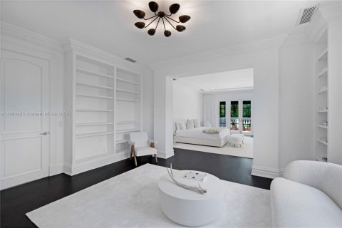 House in Coral Gables, Florida 6 bedrooms, 877 sq.m. № 1893035 - photo 26