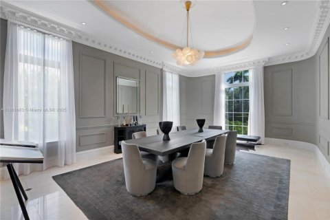 House in Coral Gables, Florida 6 bedrooms, 877 sq.m. № 1893035 - photo 10