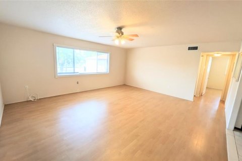 Condo in Venice, Florida, 2 bedrooms  № 2197451 - photo 4