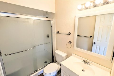 Condo in Venice, Florida, 2 bedrooms  № 2197451 - photo 13