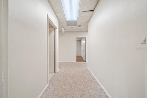 Propiedad comercial en alquiler en Ocala, Florida, 453.36 m2 № 1724749 - foto 8