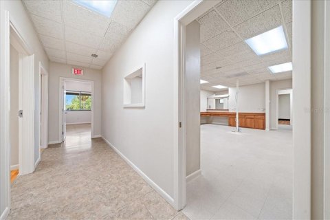 Propiedad comercial en alquiler en Ocala, Florida, 453.36 m2 № 1724749 - foto 12