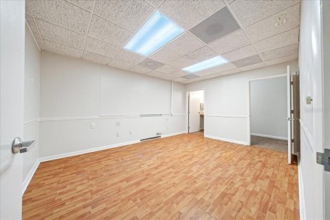 Propiedad comercial en alquiler en Ocala, Florida, 453.36 m2 № 1724749 - foto 9