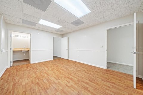 Propiedad comercial en alquiler en Ocala, Florida, 453.36 m2 № 1724749 - foto 10