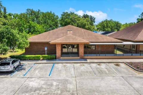 Propiedad comercial en alquiler en Ocala, Florida, 453.36 m2 № 1724749 - foto 1