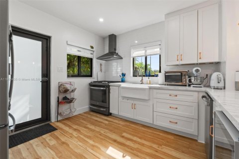 Villa ou maison à vendre à Miami, Floride: 3 chambres, 124.49 m2 № 1956995 - photo 15