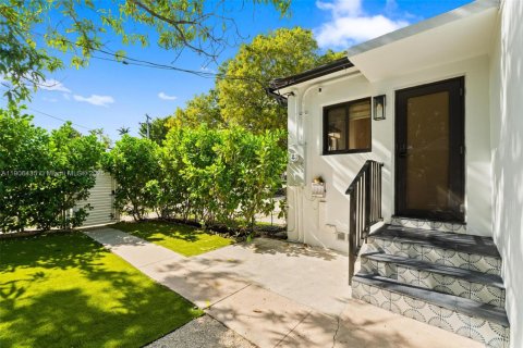 Villa ou maison à vendre à Miami, Floride: 3 chambres, 124.49 m2 № 1956995 - photo 30