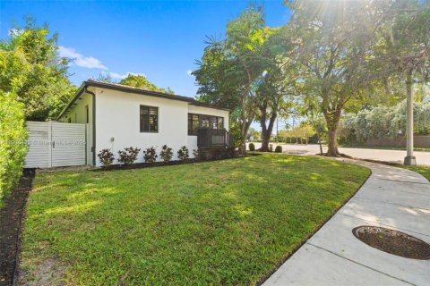 Villa ou maison à vendre à Miami, Floride: 3 chambres, 124.49 m2 № 1956995 - photo 3