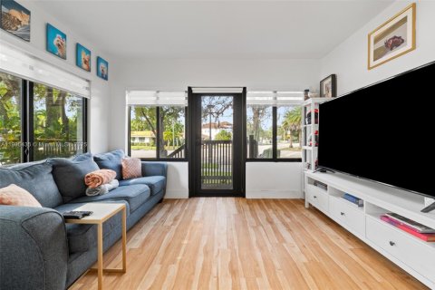 Villa ou maison à vendre à Miami, Floride: 3 chambres, 124.49 m2 № 1956995 - photo 18