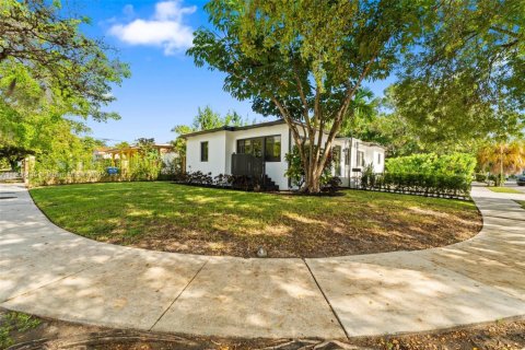Villa ou maison à vendre à Miami, Floride: 3 chambres, 124.49 m2 № 1956995 - photo 2