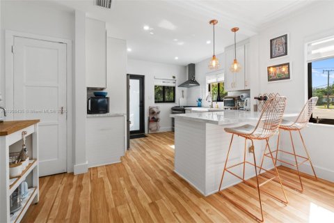 Villa ou maison à vendre à Miami, Floride: 3 chambres, 124.49 m2 № 1956995 - photo 12