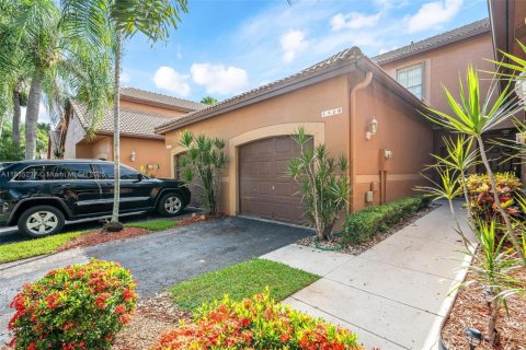 Townhouse in Weston, Florida 2 bedrooms, 105.07 sq.m. № 1818241 - photo 3