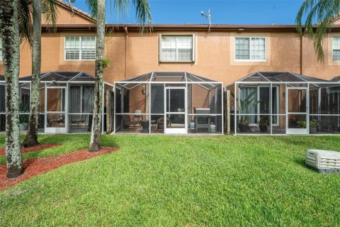 Townhouse in Weston, Florida 2 bedrooms, 105.07 sq.m. № 1818241 - photo 24
