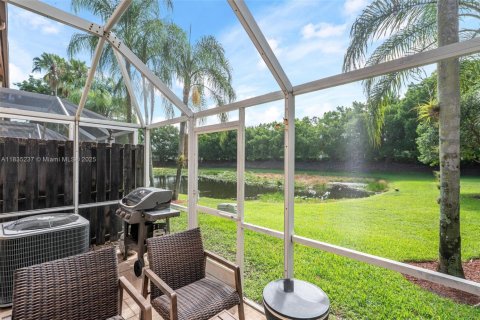 Townhouse in Weston, Florida 2 bedrooms, 105.07 sq.m. № 1818241 - photo 20
