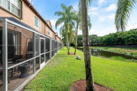 Townhouse in Weston, Florida 2 bedrooms, 105.07 sq.m. № 1818241 - photo 22