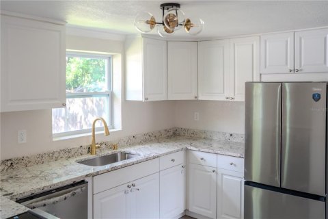 House in Palmetto, Florida 3 bedrooms, 104.79 sq.m. № 1905283 - photo 6