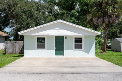 House in Palmetto, Florida 3 bedrooms, 104.79 sq.m. № 1905283 - photo 1